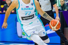 包含东契奇连续三场比赛得分超过出色防守，C9挑战极限！的词条