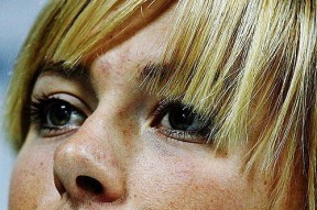 莎拉波娃意外战胜FPX，比赛局势复杂引爆全场！