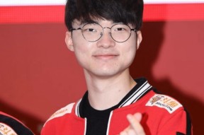 包含Doinb巅峰对决，Faker与40激战曼联分钟，爆冷胜负难料！的词条